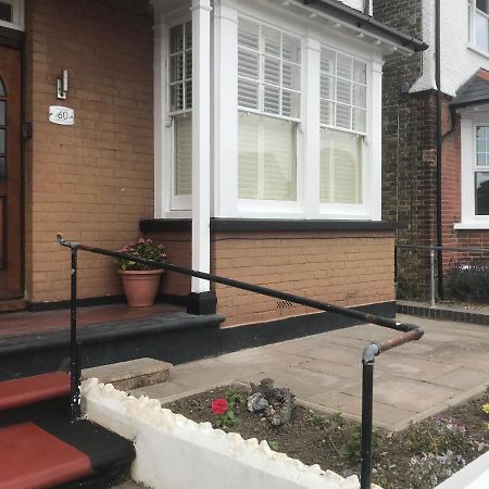 Enliven Villa Бродстеърс Екстериор снимка