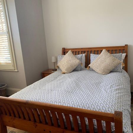 Enliven Villa Бродстеърс Екстериор снимка