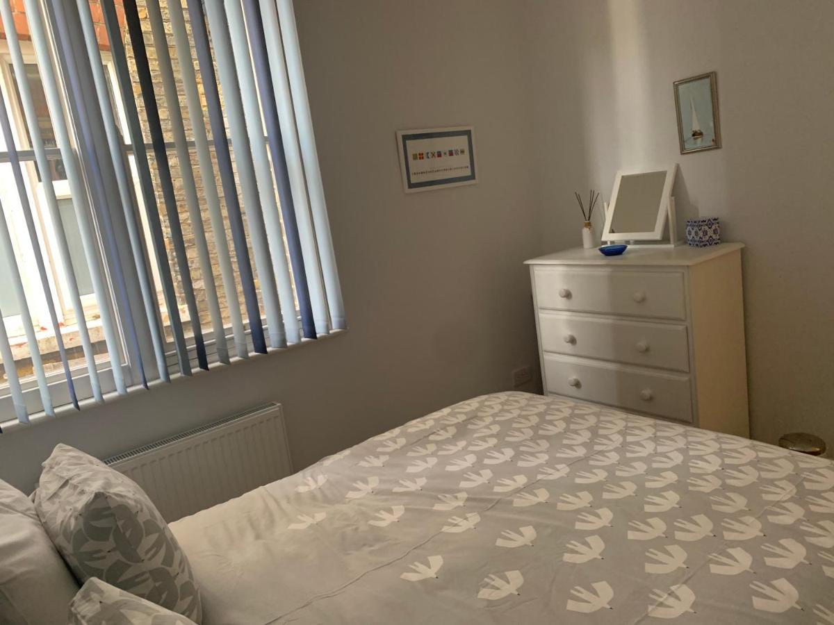 Enliven Villa Бродстеърс Екстериор снимка